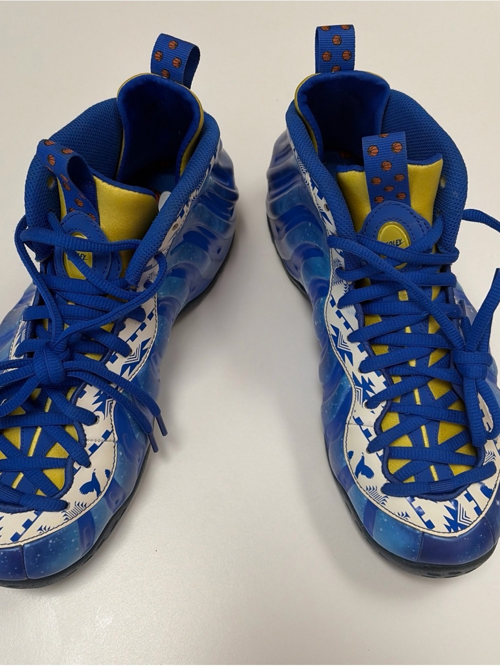 Men 9.5 Nike Air Foamposite One Doernbecher 2023 No Box - Blue Yellow White